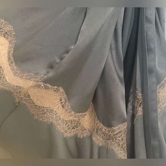 VICTORIA’S SECRET Satin & Lace Robe - Size XS - Picture 3 of 7